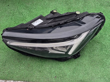 Laden Sie das Bild in den Galerie-Viewer, Frontscheinwerfer Volvo Xc40 31655528 Links Scheinwerfer Headlight SCH3385106826uo