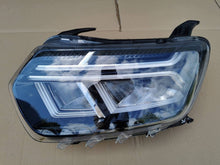 Laden Sie das Bild in den Galerie-Viewer, Frontscheinwerfer Dacia Duster 260602515 Links Scheinwerfer Headlight SCH3409087872lf