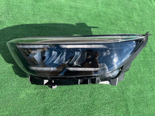 Laden Sie das Bild in den Galerie-Viewer, Frontscheinwerfer Kia Stonic 92101H8 Links Scheinwerfer Headlight SCH3419986912rv
