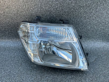Laden Sie das Bild in den Galerie-Viewer, Frontscheinwerfer Nissan Navara 260105X10B Rechts Scheinwerfer Headlight SCH3423542851gt