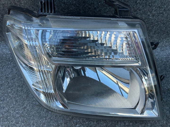 Frontscheinwerfer Nissan Navara 260105X10B Rechts Scheinwerfer Headlight SCH3423542851gt