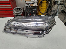 Laden Sie das Bild in den Galerie-Viewer, Frontscheinwerfer Suzuki Vitara I 35320-74S30 LED Links Scheinwerfer Headlight SCH3432375005ui