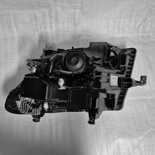 Load image into Gallery viewer, Frontscheinwerfer Man Tge Crafter 7C1941036F Rechts Scheinwerfer Headlight SCH3435212127au