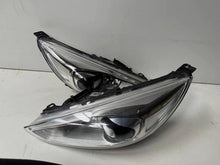 Laden Sie das Bild in den Galerie-Viewer, Frontscheinwerfer Ford Focus F1EB13D155AC Ein Satz Scheinwerfer Headlight SCH3447474988yi