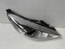 Laden Sie das Bild in den Galerie-Viewer, Frontscheinwerfer Ford Focus F1EB13D155AC Ein Satz Scheinwerfer Headlight SCH3447474988yi