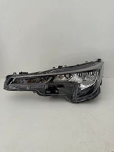 Laden Sie das Bild in den Galerie-Viewer, Frontscheinwerfer Toyota Corolla 81150-02S60 LED Links Scheinwerfer Headlight SCH3447548493gk