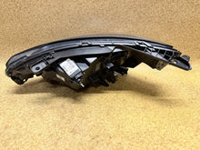 Load image into Gallery viewer, Frontscheinwerfer Renault Clio I 5 V 260109379R LED Rechts Headlight SCH3456053513gw