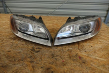 Laden Sie das Bild in den Galerie-Viewer, Frontscheinwerfer Volvo V70 31214348 Ein Satz Scheinwerfer Headlight SCH3457676486ma