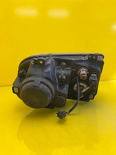 Laden Sie das Bild in den Galerie-Viewer, Frontscheinwerfer Chrysler 300c 04805761AG Xenon Links Scheinwerfer Headlight SCH3470333943qa