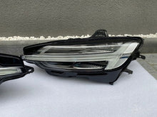 Laden Sie das Bild in den Galerie-Viewer, Frontscheinwerfer Volvo S60 V60 32338033 32338034 Ein Satz Headlight SCH3475203146im