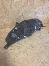 Laden Sie das Bild in den Galerie-Viewer, Frontscheinwerfer Ford Fiesta I 0022808607 LED Rechts Scheinwerfer Headlight SCH3481968815bo