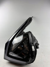 Load image into Gallery viewer, Frontscheinwerfer Kia Sportage V 92101R2000 Links Scheinwerfer Headlight SCH3488537354xg