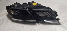 Laden Sie das Bild in den Galerie-Viewer, Frontscheinwerfer Skoda Octavia III 5E1941016D Rechts Scheinwerfer Headlight SCH3492742108qs