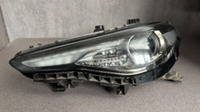 Laden Sie das Bild in den Galerie-Viewer, Frontscheinwerfer Alfa Romeo Giulia 50553226 Xenon Links Scheinwerfer Headlight SCH3493007380qu