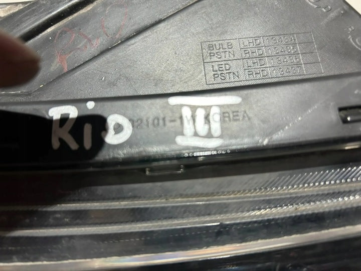 Frontscheinwerfer Kia Rio III 921011W Links Scheinwerfer Headlight SCH3493698030dd