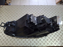 Laden Sie das Bild in den Galerie-Viewer, Frontscheinwerfer VW Passat 3J1941005 3J1941006 LED Rechts oder Links SCH3510655753or