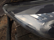 Laden Sie das Bild in den Galerie-Viewer, Frontscheinwerfer Ford Focus 8M51-13005-CD Xenon Ein Satz Scheinwerfer Headlight SCH3521041934ta