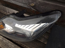 Laden Sie das Bild in den Galerie-Viewer, Frontscheinwerfer Ford Focus 8M51-13005-CD Xenon Ein Satz Scheinwerfer Headlight SCH3521041934ta