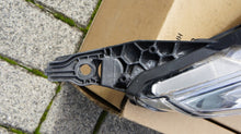 Laden Sie das Bild in den Galerie-Viewer, Frontscheinwerfer Peugeot 208 I 9822690180 Rechts Scheinwerfer Headlight SCH3523650051pl