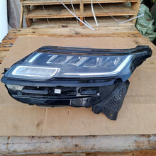 Laden Sie das Bild in den Galerie-Viewer, Frontscheinwerfer Land Rover Range Velar L560 L8A2-13W030-BA Links Headlight SCH3535412159ef