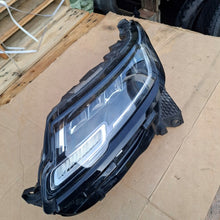 Laden Sie das Bild in den Galerie-Viewer, Frontscheinwerfer Land Rover Range Velar L560 L8A2-13W030-BA Links Headlight SCH3535412159ef