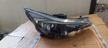 Load image into Gallery viewer, Frontscheinwerfer Hyundai Elantra VII 92102-AA000 LED Rechts Headlight SCH3535427182ts