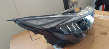 Load image into Gallery viewer, Frontscheinwerfer Hyundai Elantra VII 92102-AA000 LED Rechts Headlight SCH3535427182ts