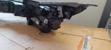 Load image into Gallery viewer, Frontscheinwerfer Hyundai Elantra VII 92102-AA000 LED Rechts Headlight SCH3535427182ts