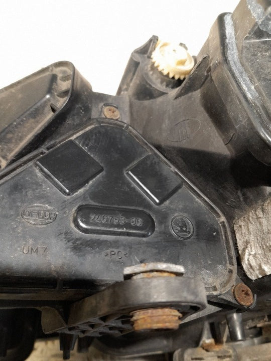 Frontscheinwerfer Skoda Superb 24675300 Rechts Scheinwerfer Headlight SCH3556408384xk