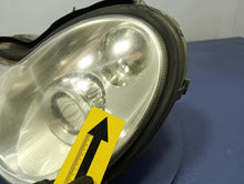 Laden Sie das Bild in den Galerie-Viewer, Frontscheinwerfer Mercedes-Benz W203 A2038201959 Links Scheinwerfer Headlight SCH3564255140ik