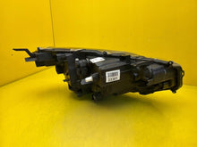 Laden Sie das Bild in den Galerie-Viewer, Frontscheinwerfer Toyota Yaris Cross 0D3120D-312 LED Links Headlight SCH3575441039il