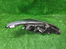 Laden Sie das Bild in den Galerie-Viewer, Frontscheinwerfer Toyota Verso 811500F161 Links Scheinwerfer Headlight SCH3582635863bp