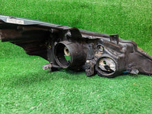 Laden Sie das Bild in den Galerie-Viewer, Frontscheinwerfer Toyota Verso 811500F161 Links Scheinwerfer Headlight SCH3582635863bp