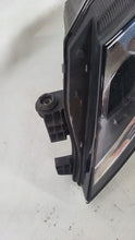 Laden Sie das Bild in den Galerie-Viewer, Frontscheinwerfer Skoda Octavia III 5E1941015E Links Scheinwerfer Headlight SCH3605979757ip