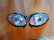 Laden Sie das Bild in den Galerie-Viewer, Frontscheinwerfer Mercedes-Benz W251 A2518260191 Links Scheinwerfer Headlight SCH3611073650pe
