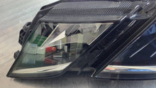 Load image into Gallery viewer, Frontscheinwerfer Skoda Octavia III 5E1941015E Links Scheinwerfer Headlight SCH3625442099fv