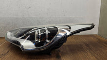 Laden Sie das Bild in den Galerie-Viewer, Frontscheinwerfer Hyundai Veloster 921012V030 Links Scheinwerfer Headlight SCH3632297417ro