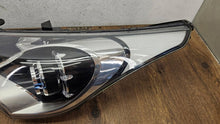 Laden Sie das Bild in den Galerie-Viewer, Frontscheinwerfer Hyundai Veloster 921012V030 Links Scheinwerfer Headlight SCH3632297417ro