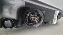 Laden Sie das Bild in den Galerie-Viewer, Frontscheinwerfer Hyundai Kona 92207-J9600 Links Scheinwerfer Headlight SCH3633048613es