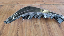 Load image into Gallery viewer, Frontscheinwerfer Toyota Corolla 81150-02S70 Links Scheinwerfer Headlight SCH3650435873hm