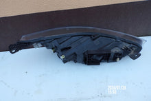 Laden Sie das Bild in den Galerie-Viewer, Frontscheinwerfer Ford Focus 13E015 Links Scheinwerfer Headlight SCH3666699258bg