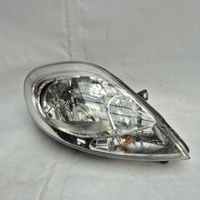 Load image into Gallery viewer, Frontscheinwerfer Renault Trafic II 8200701356 Rechts Scheinwerfer Headlight SCH3669800116wc