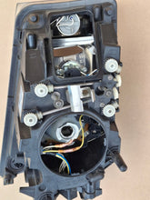 Laden Sie das Bild in den Galerie-Viewer, Frontscheinwerfer Volvo 82304585 Rechts Scheinwerfer Headlight SCH3677324984os
