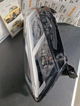 Load image into Gallery viewer, Frontscheinwerfer Dacia Sandero III CX3014P Links Scheinwerfer Headlight SCH3689288092dr