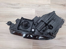 Load image into Gallery viewer, Frontscheinwerfer Audi A4 8W0941034 0301296272 Rechts Scheinwerfer Headlight SCH3691622409dv