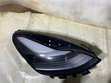 Laden Sie das Bild in den Galerie-Viewer, Frontscheinwerfer Tesla Model Y 1110796-00-D Ein Stück (Rechts oder Links) SCH3695906489on