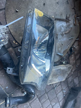 Laden Sie das Bild in den Galerie-Viewer, Frontscheinwerfer Renault Trafic III -92837 Links Scheinwerfer Headlight SCH3698052916kv