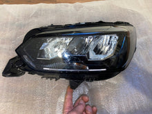 Laden Sie das Bild in den Galerie-Viewer, Frontscheinwerfer Peugeot 208 II 9833036380 LED Links Scheinwerfer Headlight SCH3701749640bj
