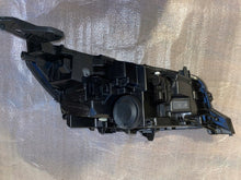 Laden Sie das Bild in den Galerie-Viewer, Frontscheinwerfer Peugeot 208 II 9833036380 LED Links Scheinwerfer Headlight SCH3701749640bj