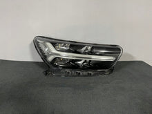 Laden Sie das Bild in den Galerie-Viewer, Frontscheinwerfer Volvo 32293923 Rechts Scheinwerfer Headlight SCH3708263075gt